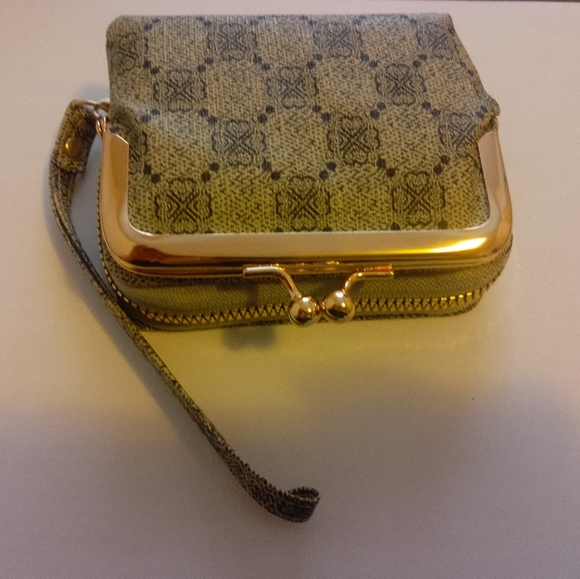 New Wallet Women's Wrist Strap - Picture 3 of 7